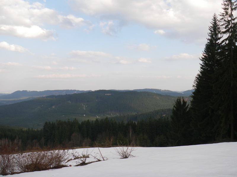 Výhled na Beskydy (vpravo) od chalupy Pod nebem